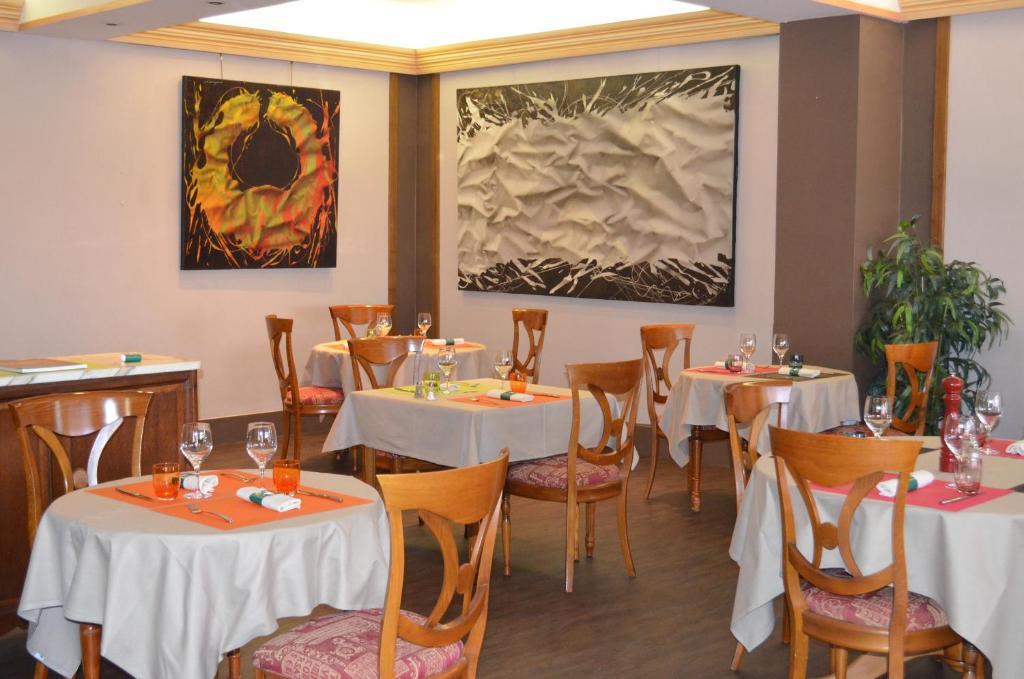 Hotel Le Beau Site Gien Exterior foto