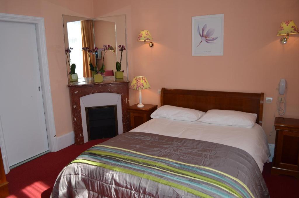 Hotel Le Beau Site Gien Cameră foto