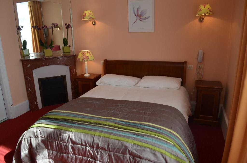 Hotel Le Beau Site Gien Cameră foto